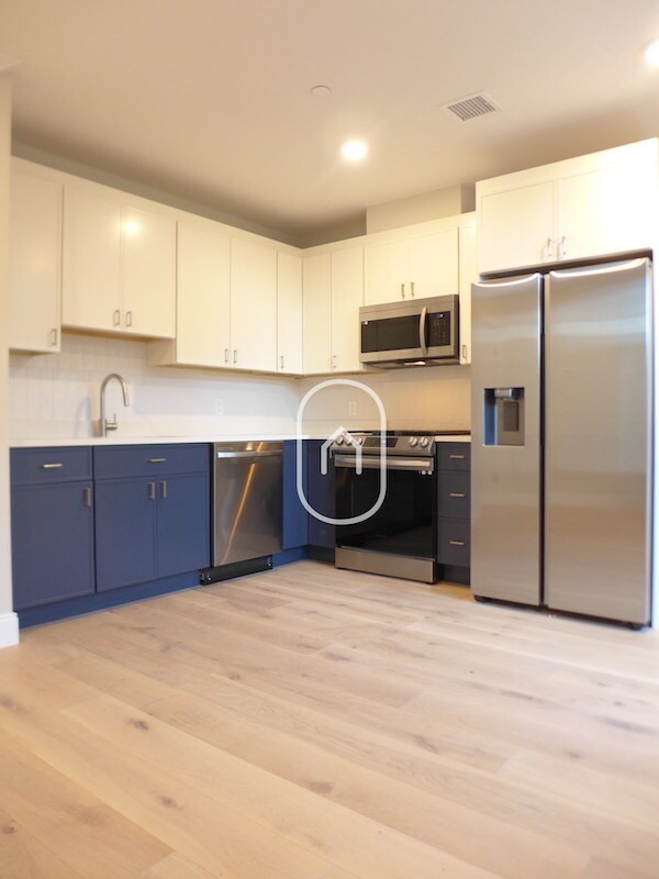 Building Photo - 8 Adamson St