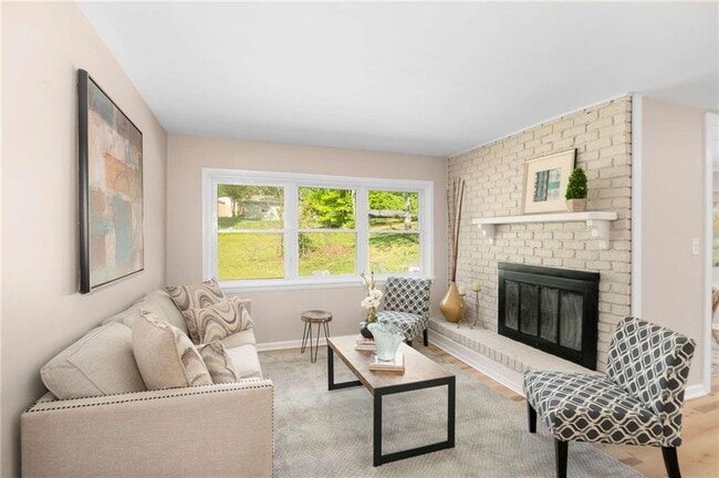 Foto del edificio - 3646 Rock Springs Dr