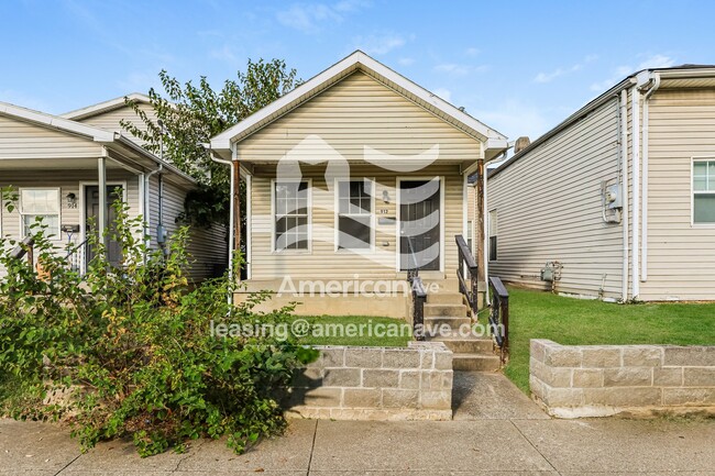 Building Photo - 912 S Jackson St