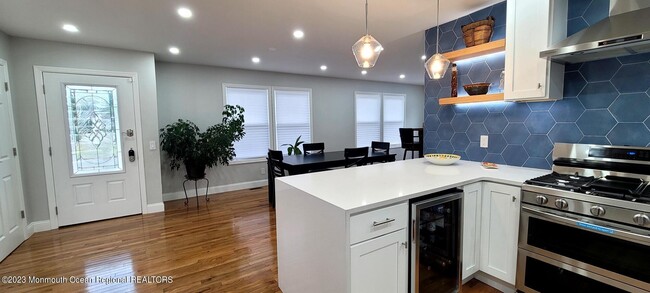 Building Photo - 44 Amboy Rd