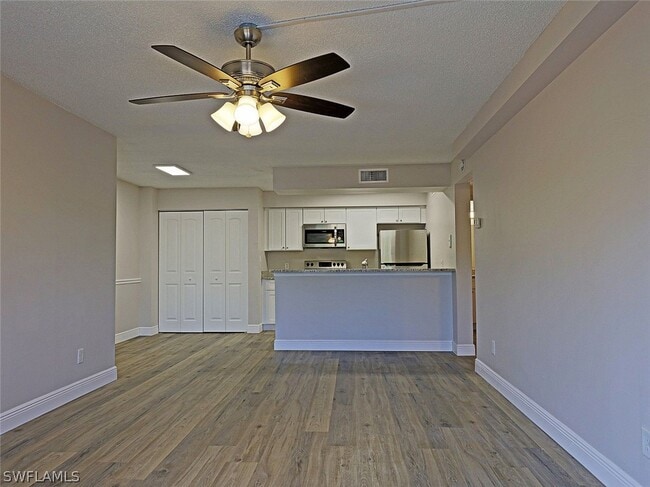 Building Photo - 5309 Summerlin Rd