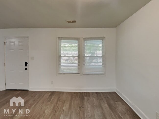 Foto del edificio - 433 W Lake Ave NW