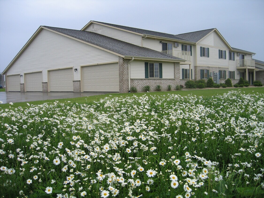 225 Park Ln Unit 5, Lomira, WI 53048 Condo for Rent in Lomira, WI