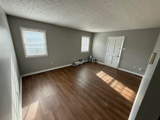 Building Photo - 2801 Winter Garden