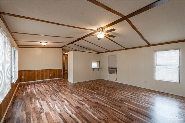 Building Photo - 1221 S Cesar Chavez Rd