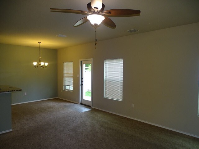 Foto del edificio - 5826 Grandwood Dr