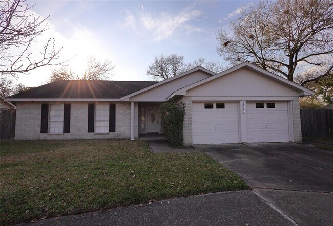 Foto del edificio - 1127 Fair Acres Dr