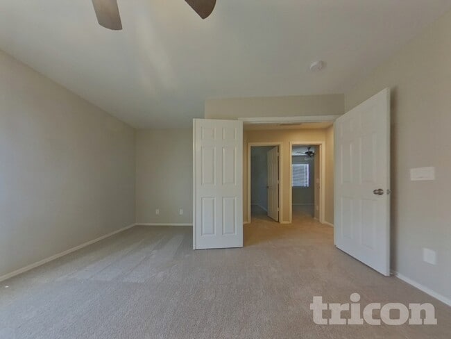 Foto del edificio - 23966 W Hadley St