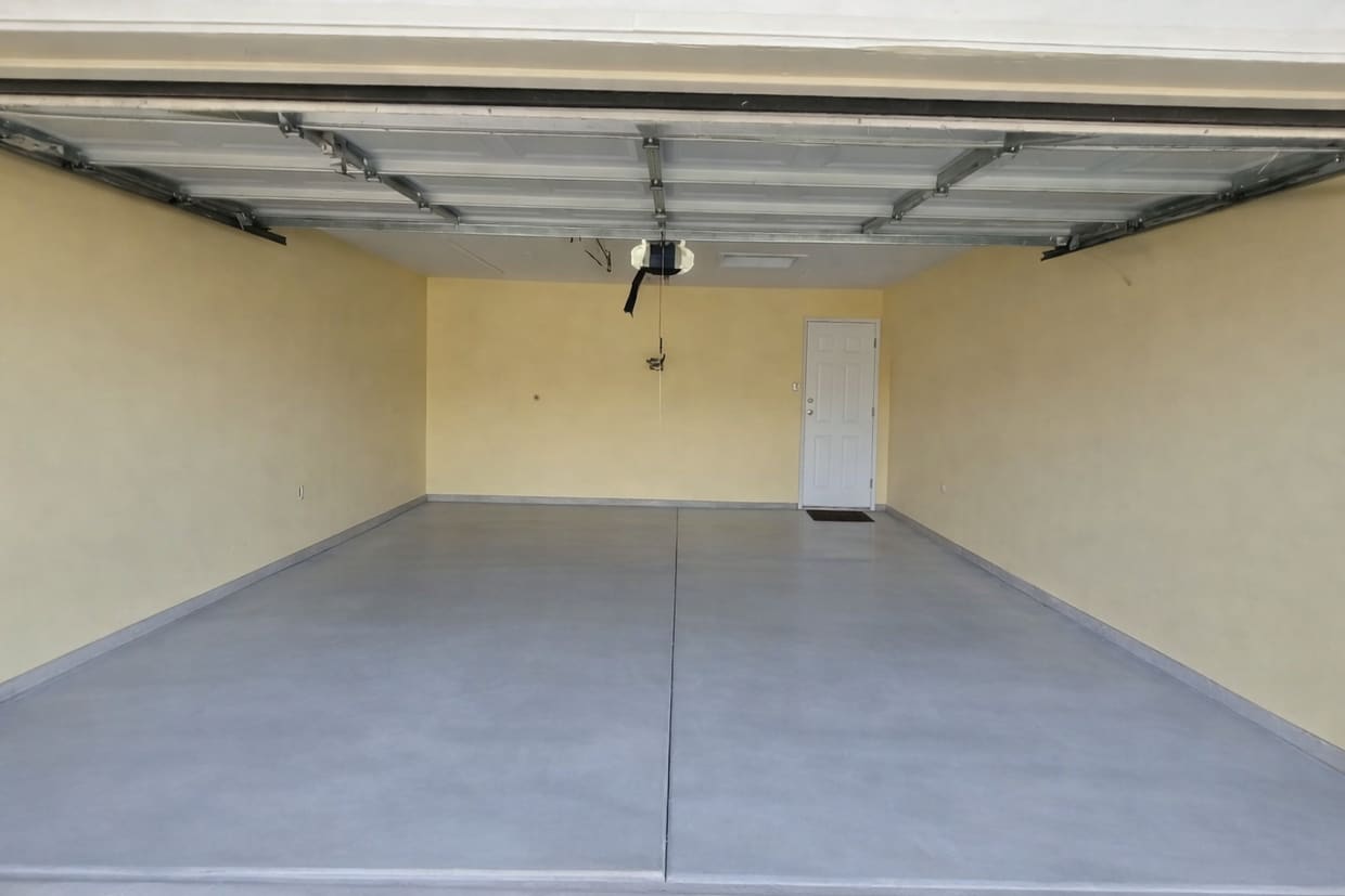 Building Photo - 10471 Canyon Vlg