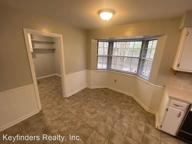 Foto del edificio - 3 br, 2 bath House - 680 Bromley Dr.