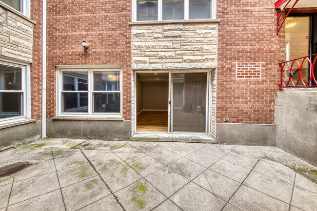 Building Photo - 305 W 23rd St