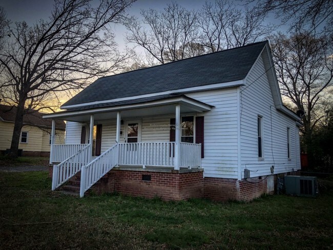Building Photo - 1811 Maxton Ave