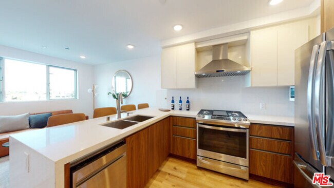 Foto del edificio - 1143 Glenville Dr