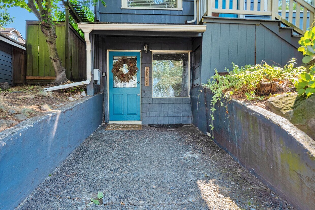 Foto principal - 6908 8th Ave NE