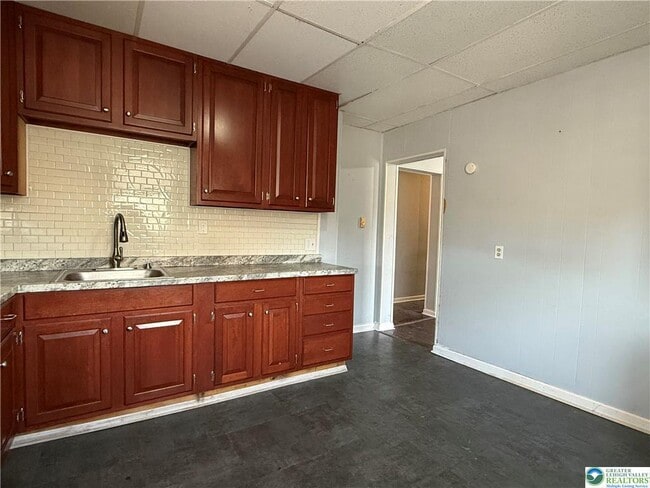 Building Photo - 81 Hunter St