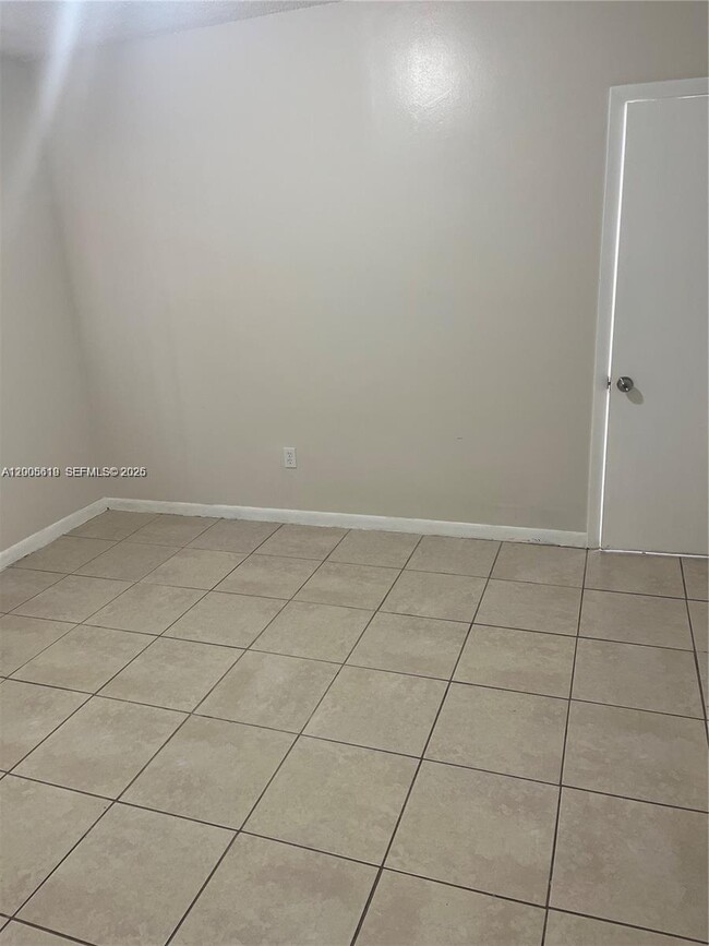 Building Photo - 2255 W 55th St