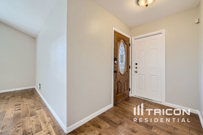 Building Photo - 1105 Mildred Ln