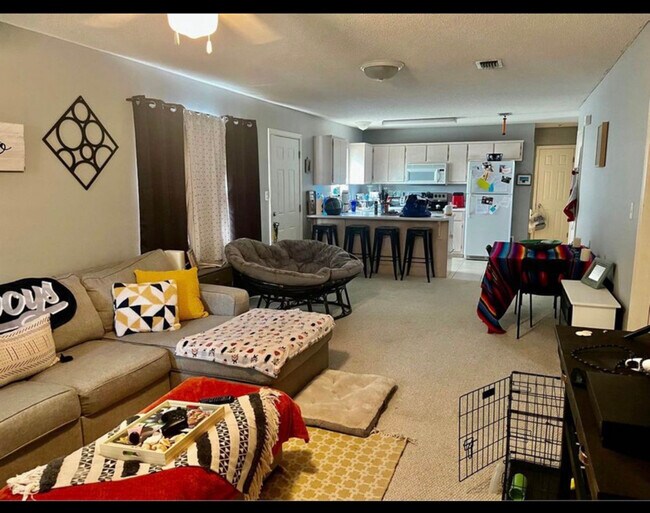 Foto del edificio - 2751 Bay Club Dr