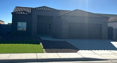 Building Photo - 10615 E 45th Pl