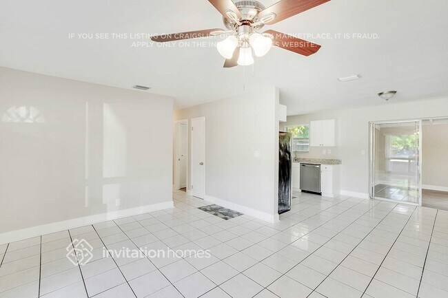 Foto del edificio - 2440 SW 5th Pl