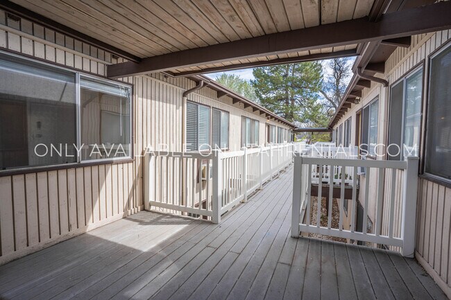 Building Photo - 345 100 N