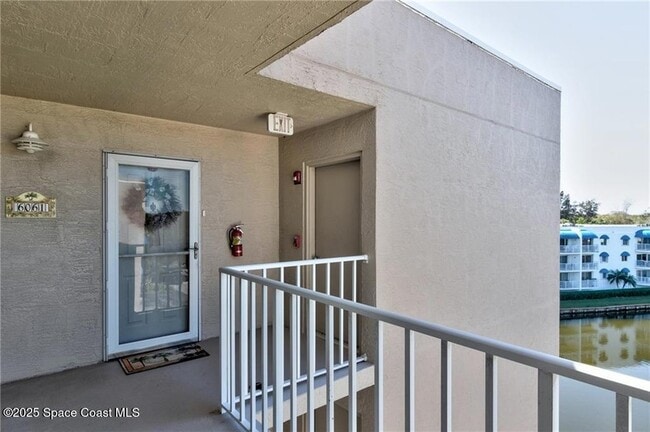 Building Photo - 6061 N River Run Dr