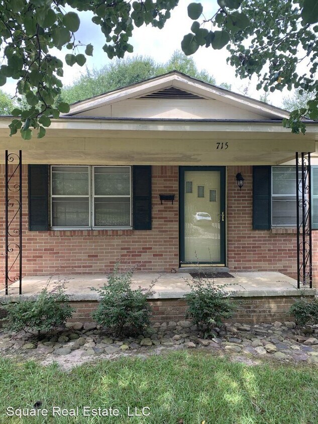 Primary Photo - 3 br, 1 bath House - 715 MLK Jr. Circle