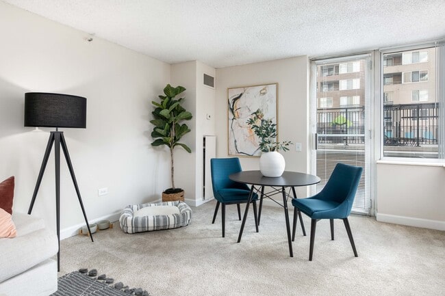 Photo - 300 East 17th Apartments