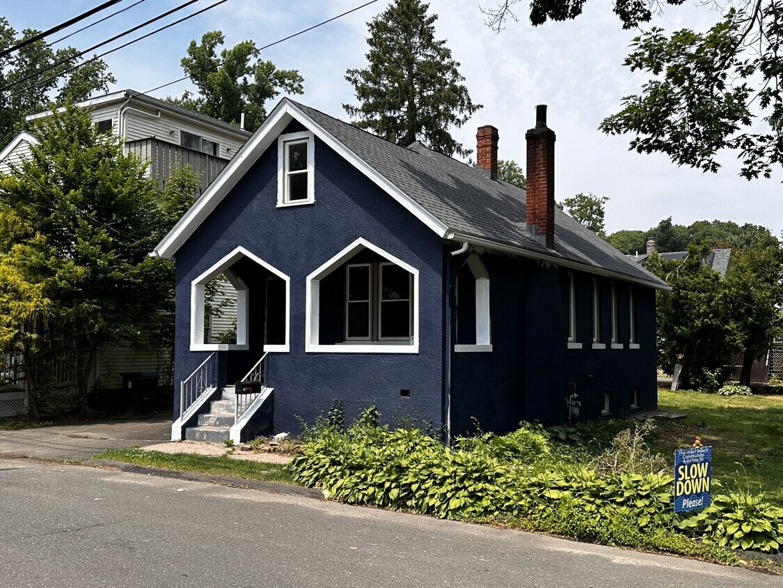 Primary Photo - 5 Westwood Rd