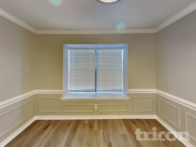 Foto del edificio - 2124 Glenn Ln