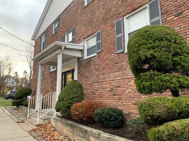 Foto del edificio - 810 Bloomfield Ave