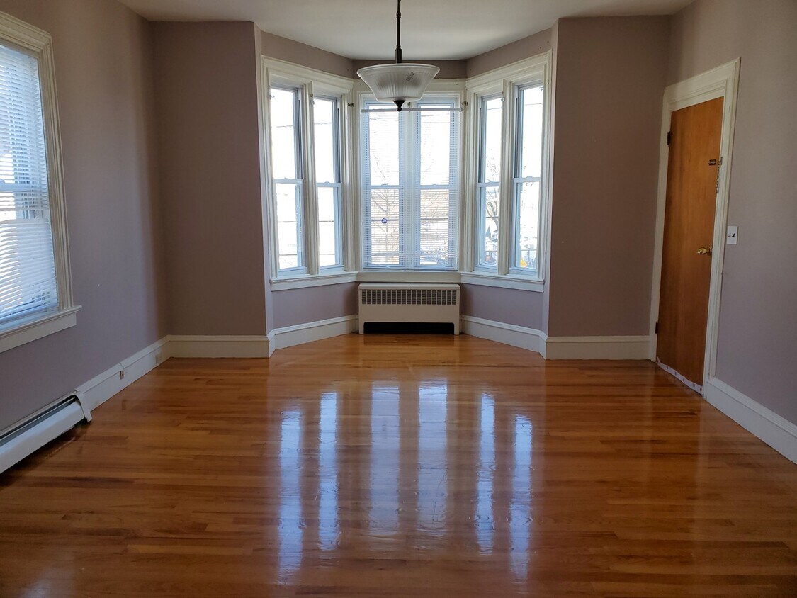 137 Carleton St Unit 2, Providence, RI 02908 Apartments in Providence