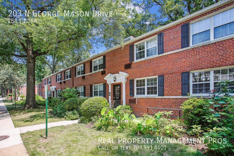 Primary Photo - 203 N George Mason Dr