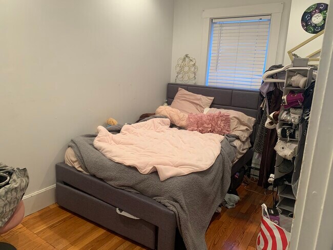 Foto del edificio - 45 Westland Ave