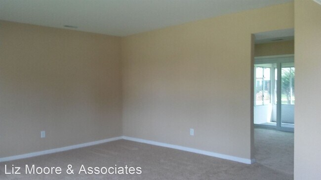 Building Photo - 4 br, 2.5 bath House - 26 East Davis Road