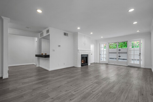 Foto del edificio - 1250 S Beverly Glen Blvd