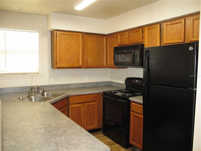 Foto del edificio - 2918 Antique Oaks Cir