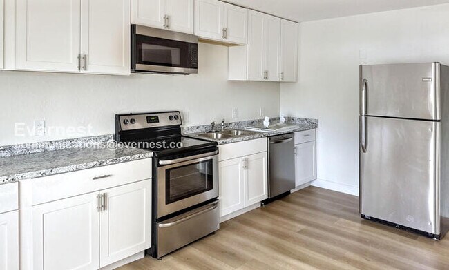 Foto del edificio - 2317 W Adams St