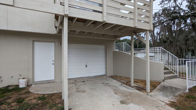 Building Photo - 3 bedroom 2 bath townhome for rent in Cler...