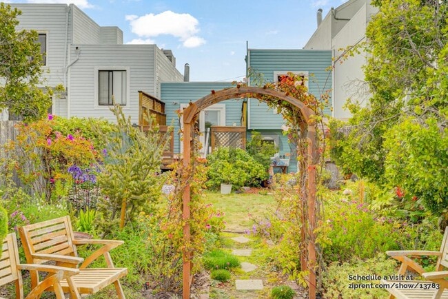 Building Photo - 1763 42nd Ave