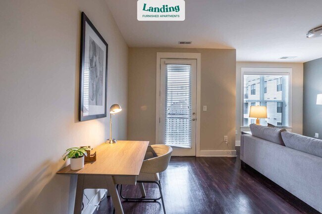 Foto del edificio - 1351 E Morehead St