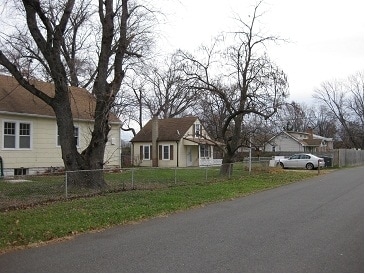 Building Photo - 3400 Glenn Dr