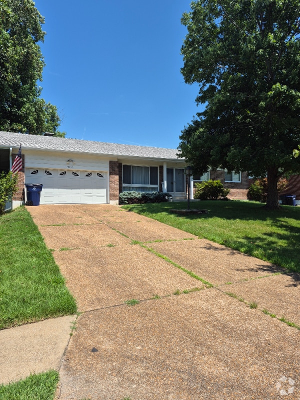 Building Photo - 9663 Yorkshire Estates Dr