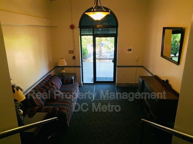 Foto del edificio - 815 Maryland Ave NE