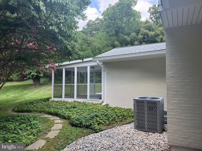 Foto del edificio - 1306 Pine Ridge Ln