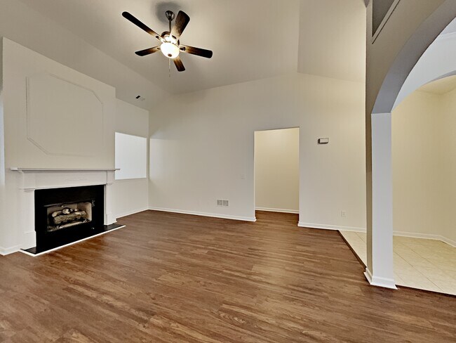 Building Photo - 1590 Hill Crossing Court