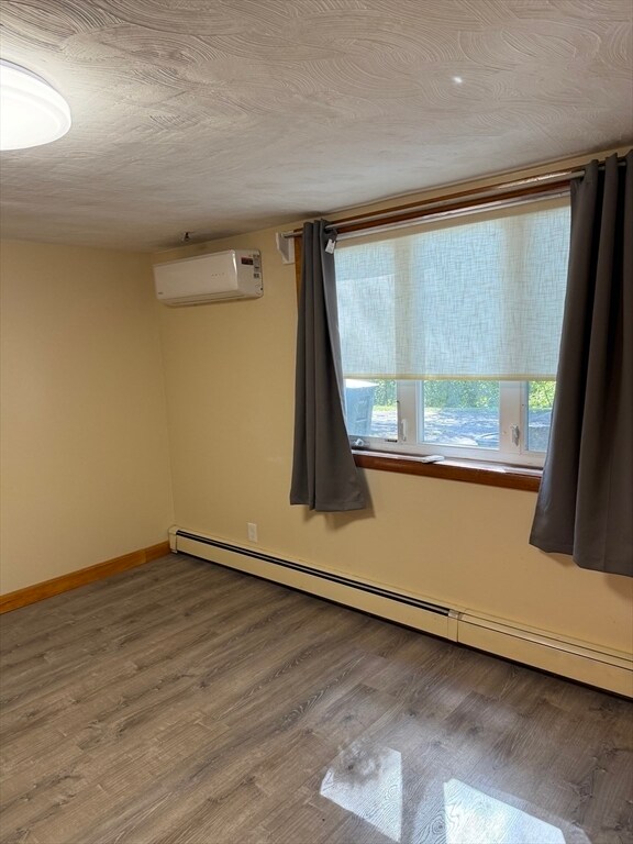 Foto del edificio - 221 Pond St