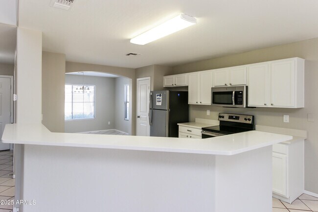 Building Photo - 11221 W Mountain View Dr
