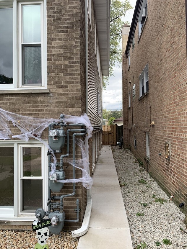 Primary Photo - 2327 N 75th Ave