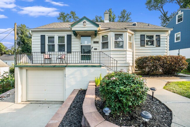 Foto del edificio - 5815 Hickory St
